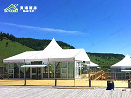 阿爾山奧倫布坎，客棧篷房里的早秋